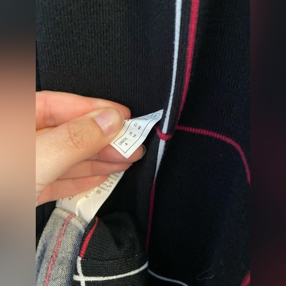 In every story size X - Picture 3 of 4